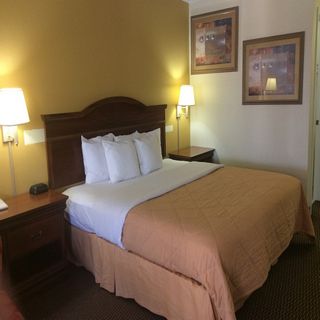 Single Bed at Sylvania Hotel